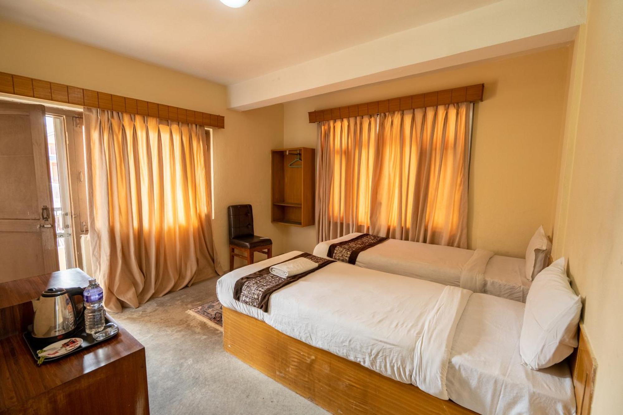 Hotel Nana Kathmandu Bagian luar foto