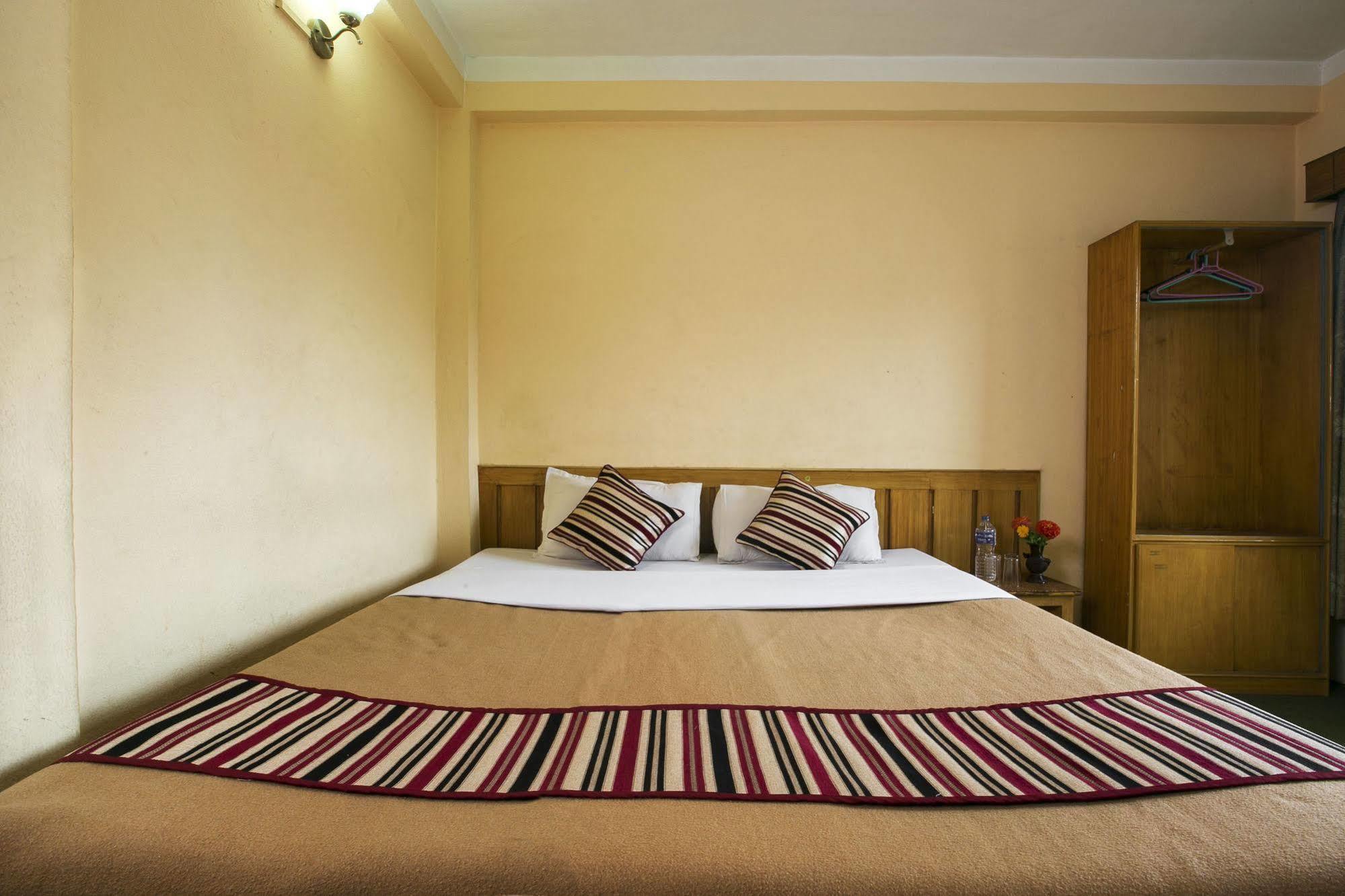 Hotel Nana Kathmandu Bagian luar foto